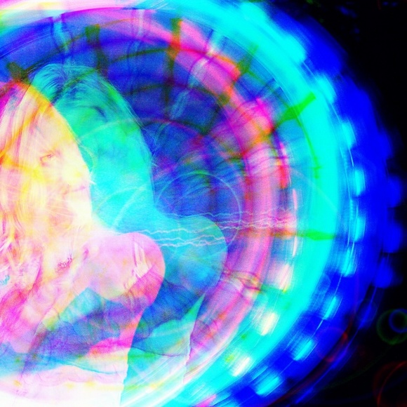 Meet your Posher, Megan Daisy - Picture 4 of 7